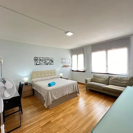 Aribau 33 *